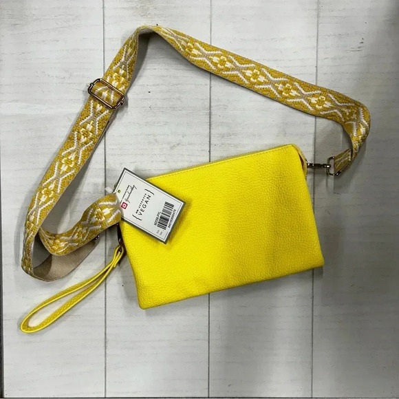 NWT Jen & Co Crossbody Purse with Guitar Strap Pastel Yellow w/Tan White Strap … - Picture 1 of 9